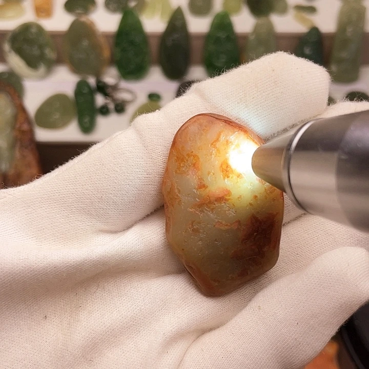 岫岩河磨玉（透闪石质玉）颈饰未镶嵌