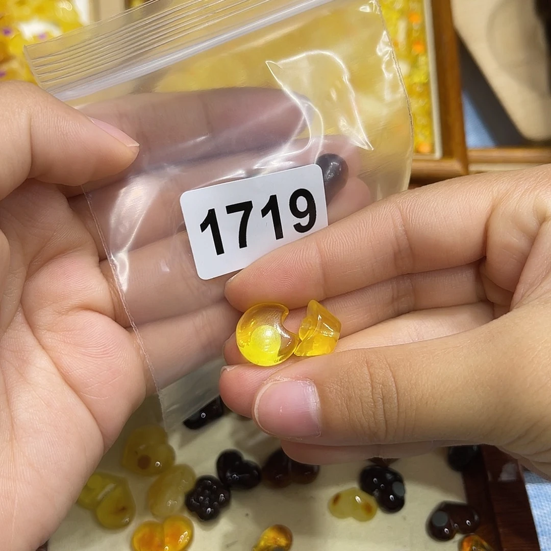 独***生琥珀未镶嵌珠宝奇石