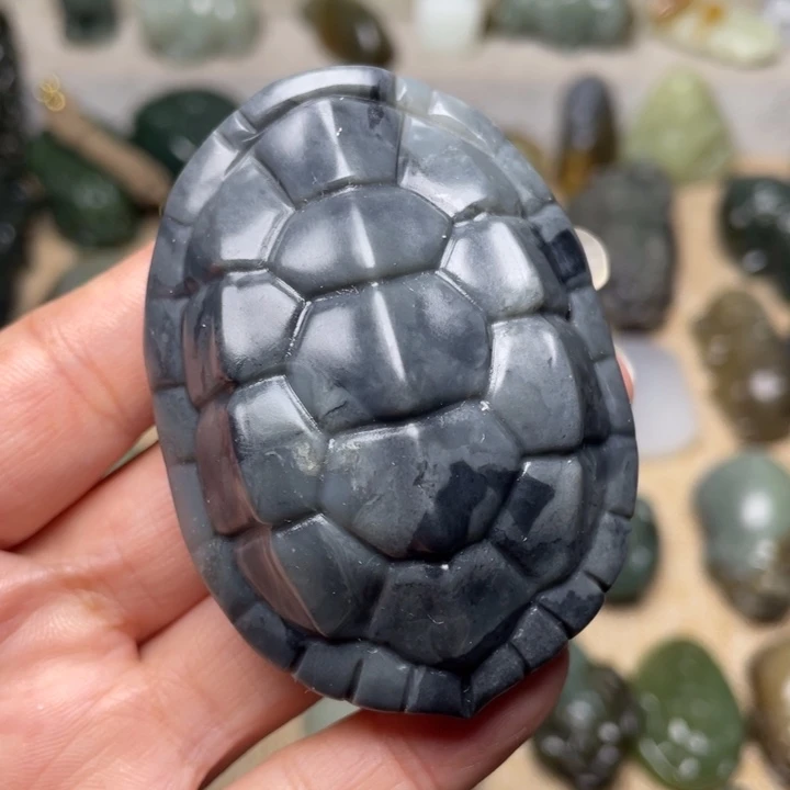 和田玉未镶嵌颈饰有棉点