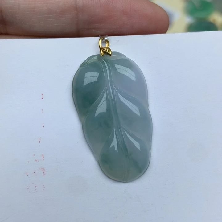 颈饰18K金镶嵌翡翠