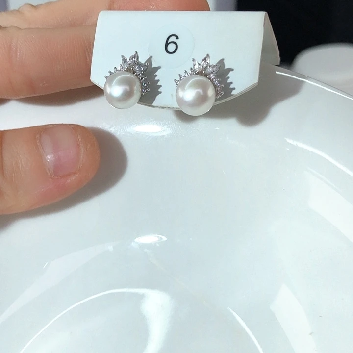 小****银S925镶嵌淡水珍珠耳饰