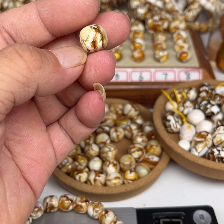 未镶嵌琥珀裸石10号