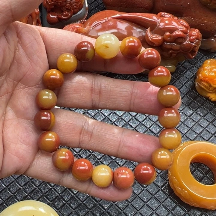 石英质玉（黄龙玉）颈饰合金