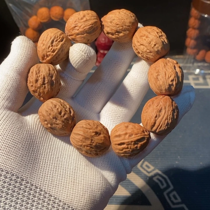 文玩核桃手串……16