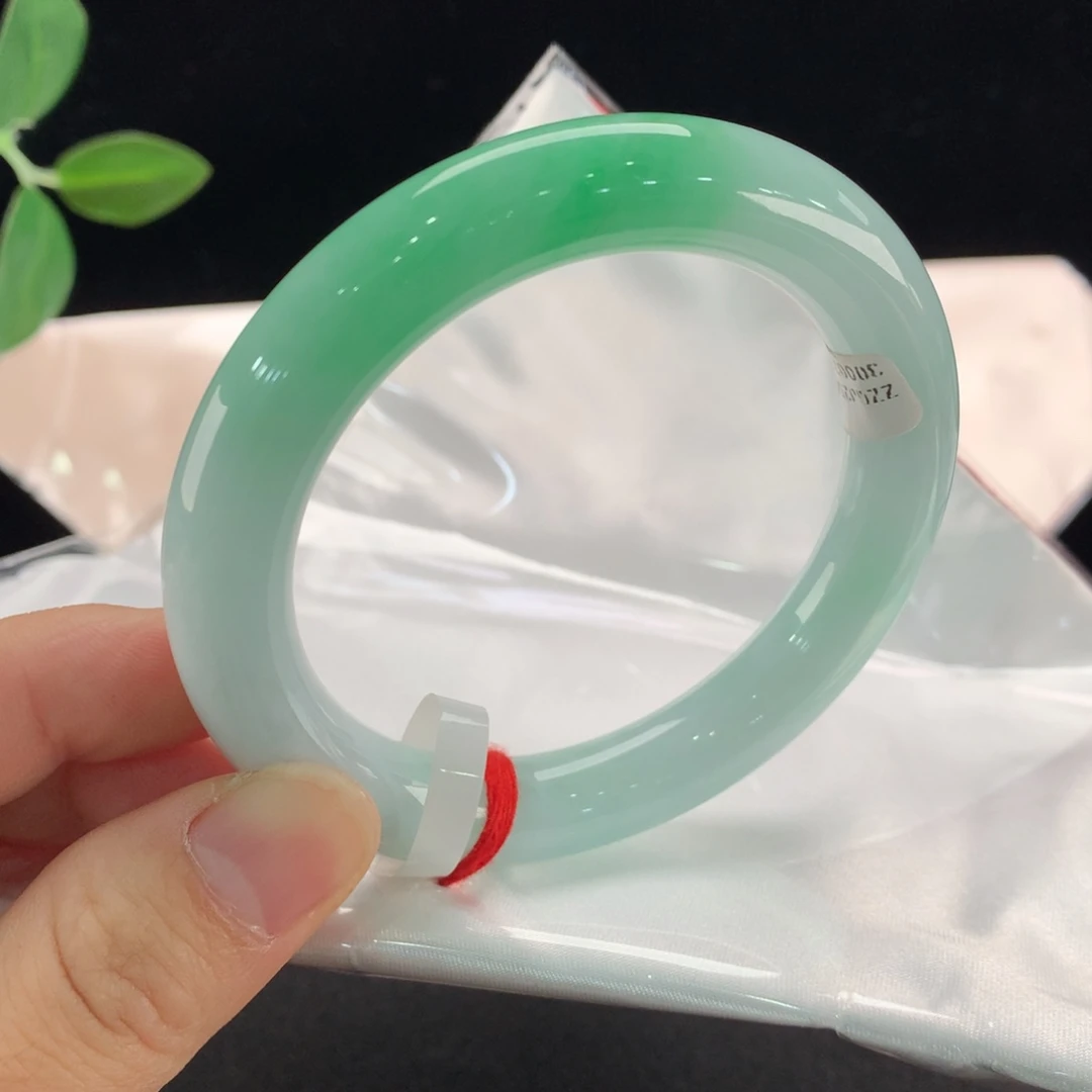 翡翠未镶嵌手镯0226