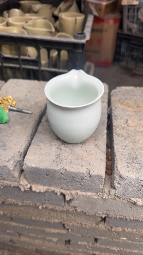 汝瓷月白公道杯微瑕