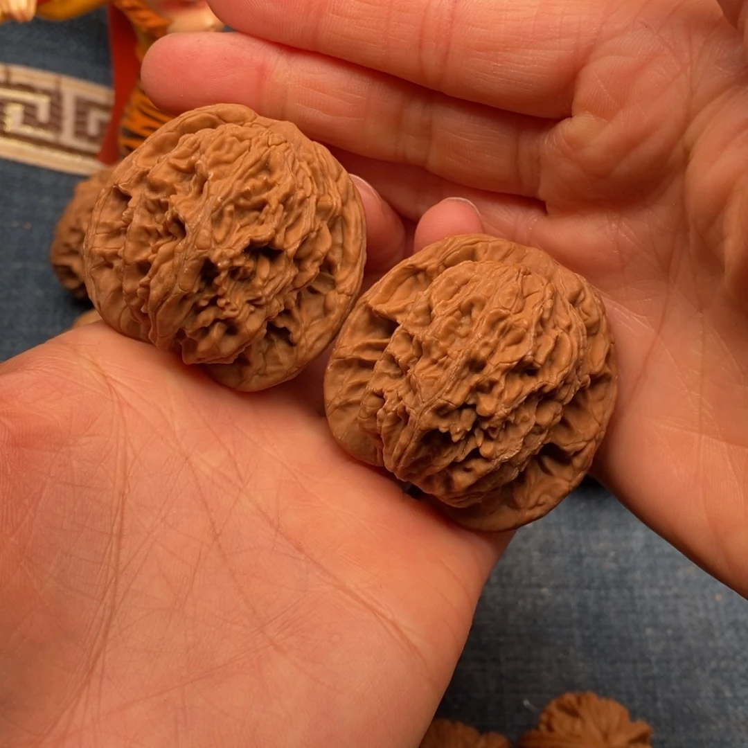 文玩核桃把件43全品虎头