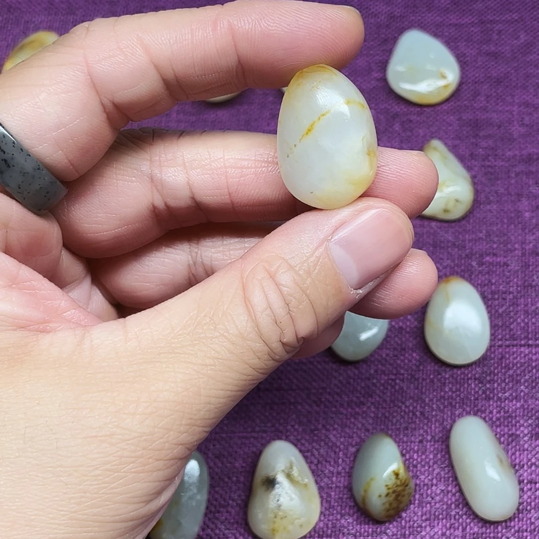 豆***和田玉未镶嵌颈饰