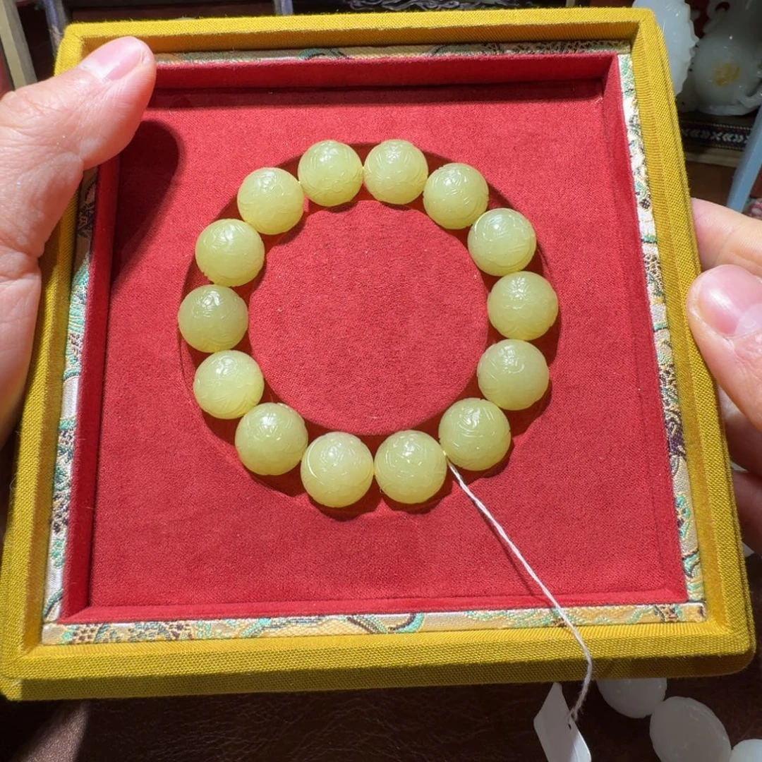 盛***大和田玉未镶嵌把件