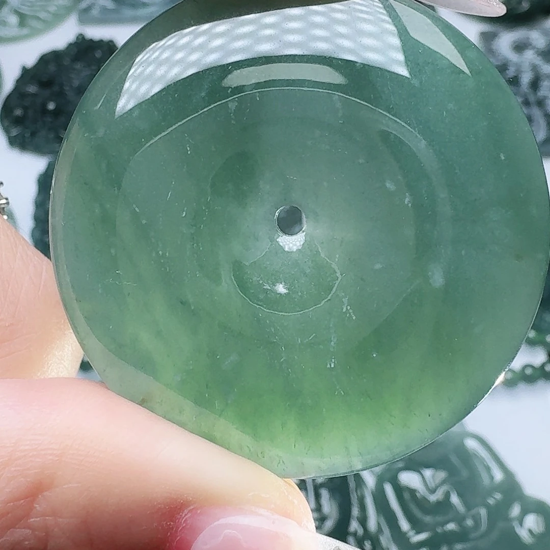翡翠未镶嵌颈饰天然的A货翡翠多样性发其一