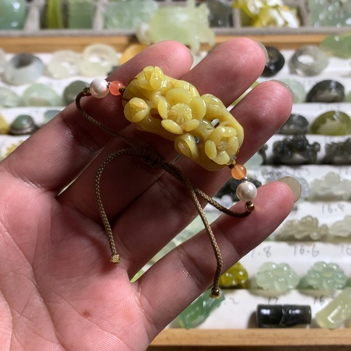 岫玉未镶嵌手链花玉梅花手牌