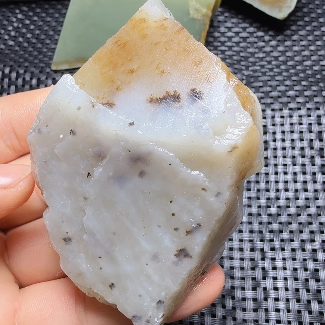 和田玉（糖玉）未镶嵌珠宝半成品