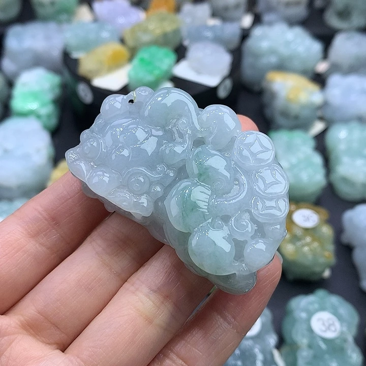 翡翠未镶嵌颈饰天然缅甸A货翡翠貔貅吊坠