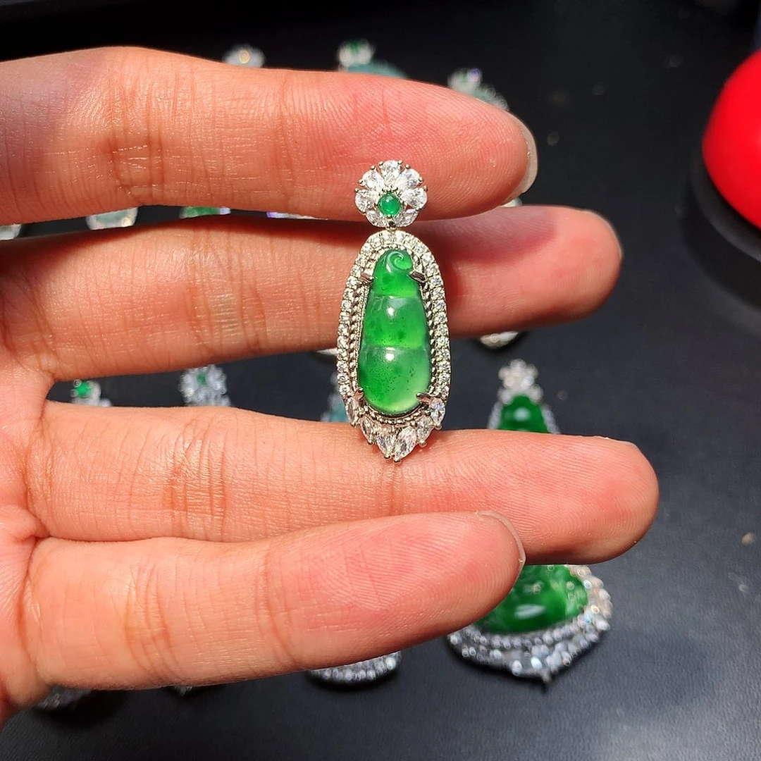 翡翠未镶嵌吊坠(不含链)