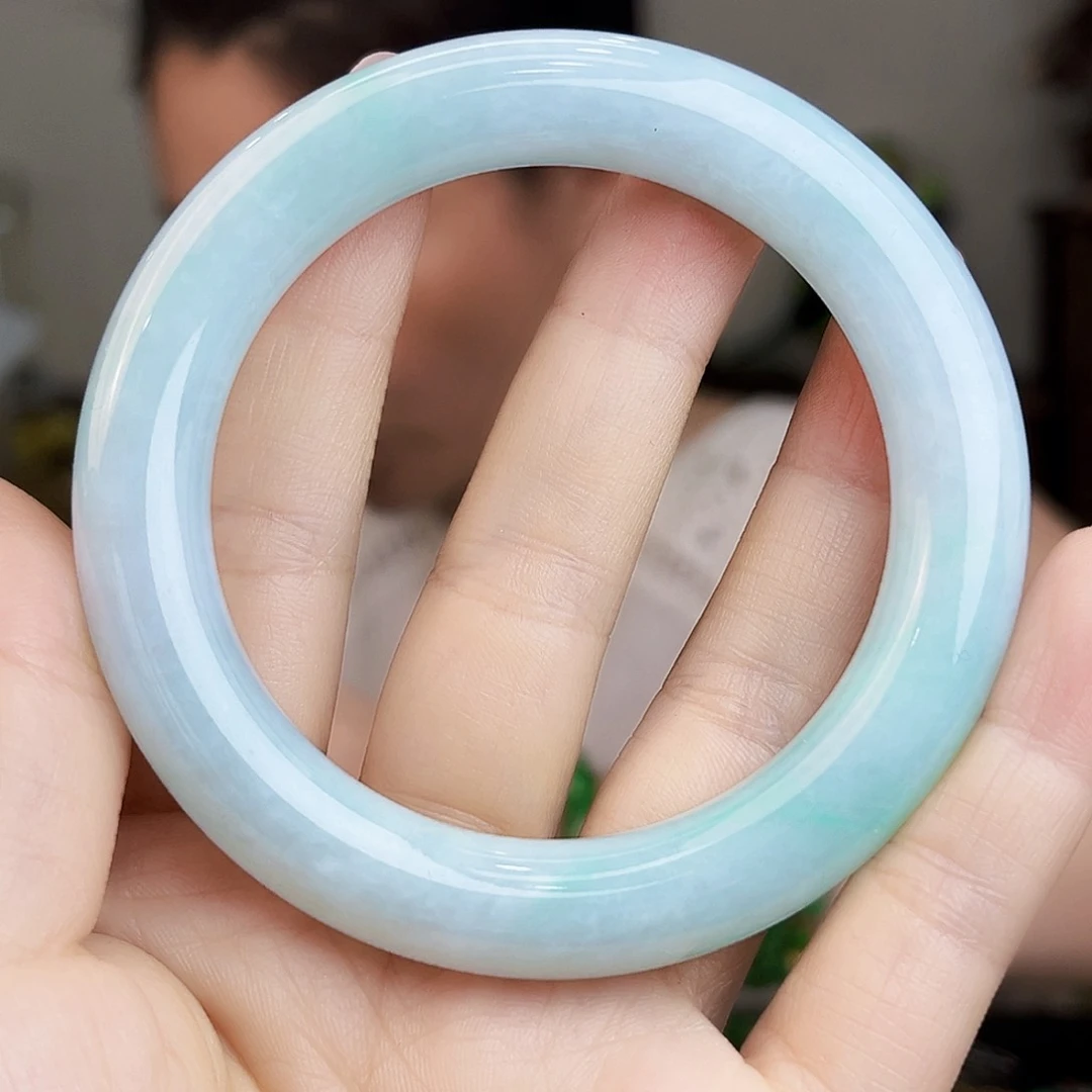 翡翠未镶嵌颈饰手镯