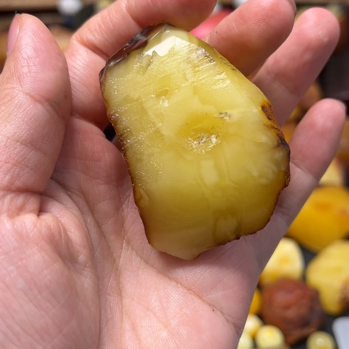 未镶嵌定制蜜蜡新**的蜜蜡定制