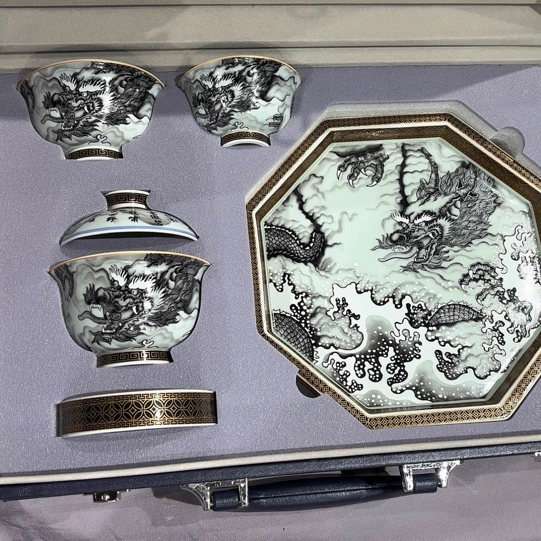 瓷片景德镇瓷器精品陈列