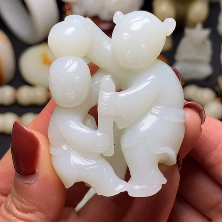 和田玉未镶嵌把件