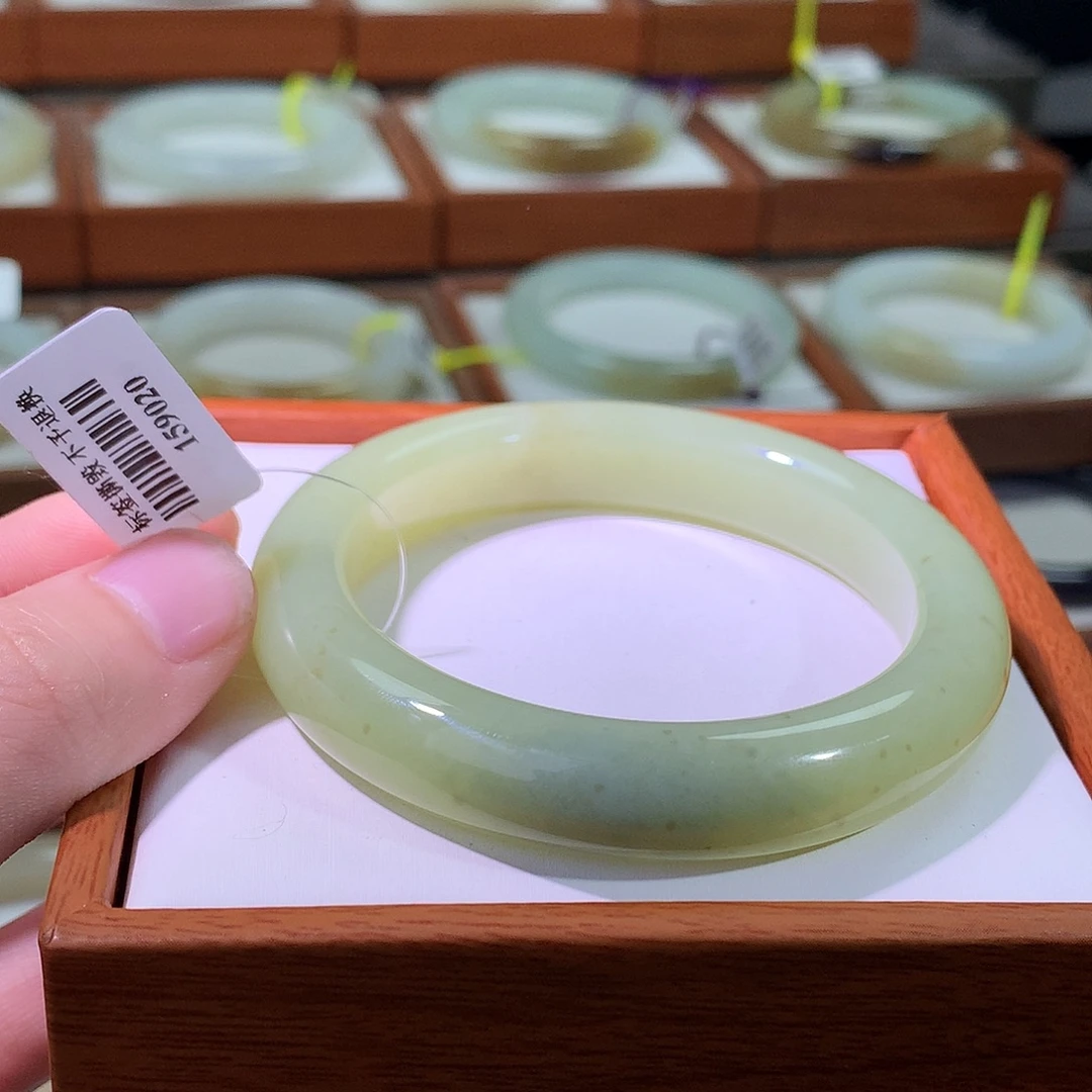 和田玉未镶嵌手镯56.57