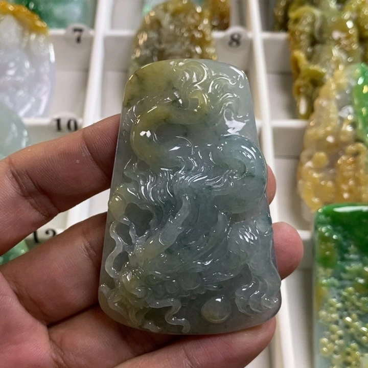 颈饰未镶嵌翡翠龙