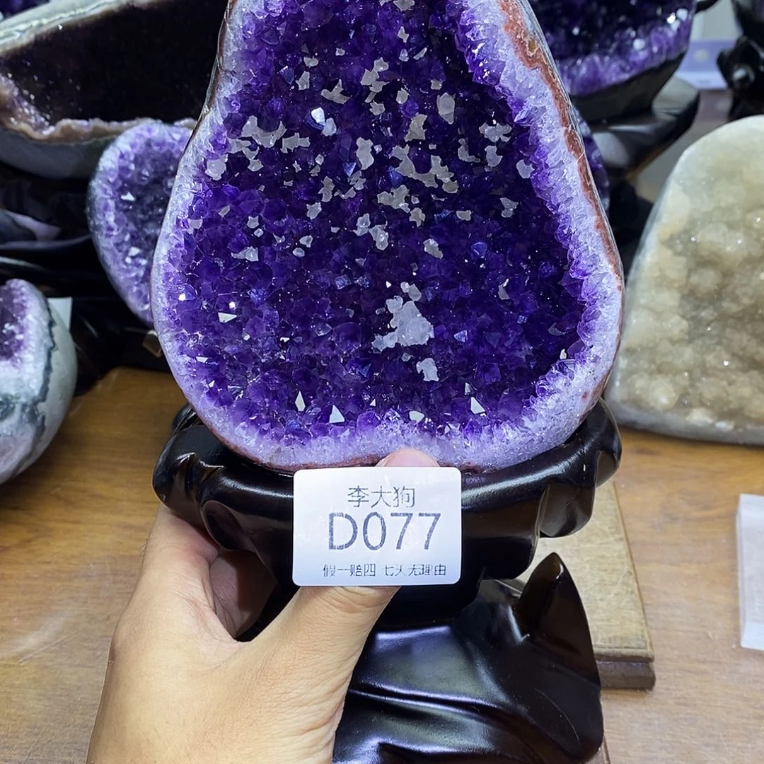 小****紫晶未镶嵌大型摆件（非配饰）