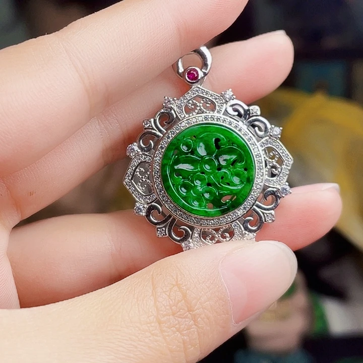 翡翠银S925镶嵌颈饰多样性