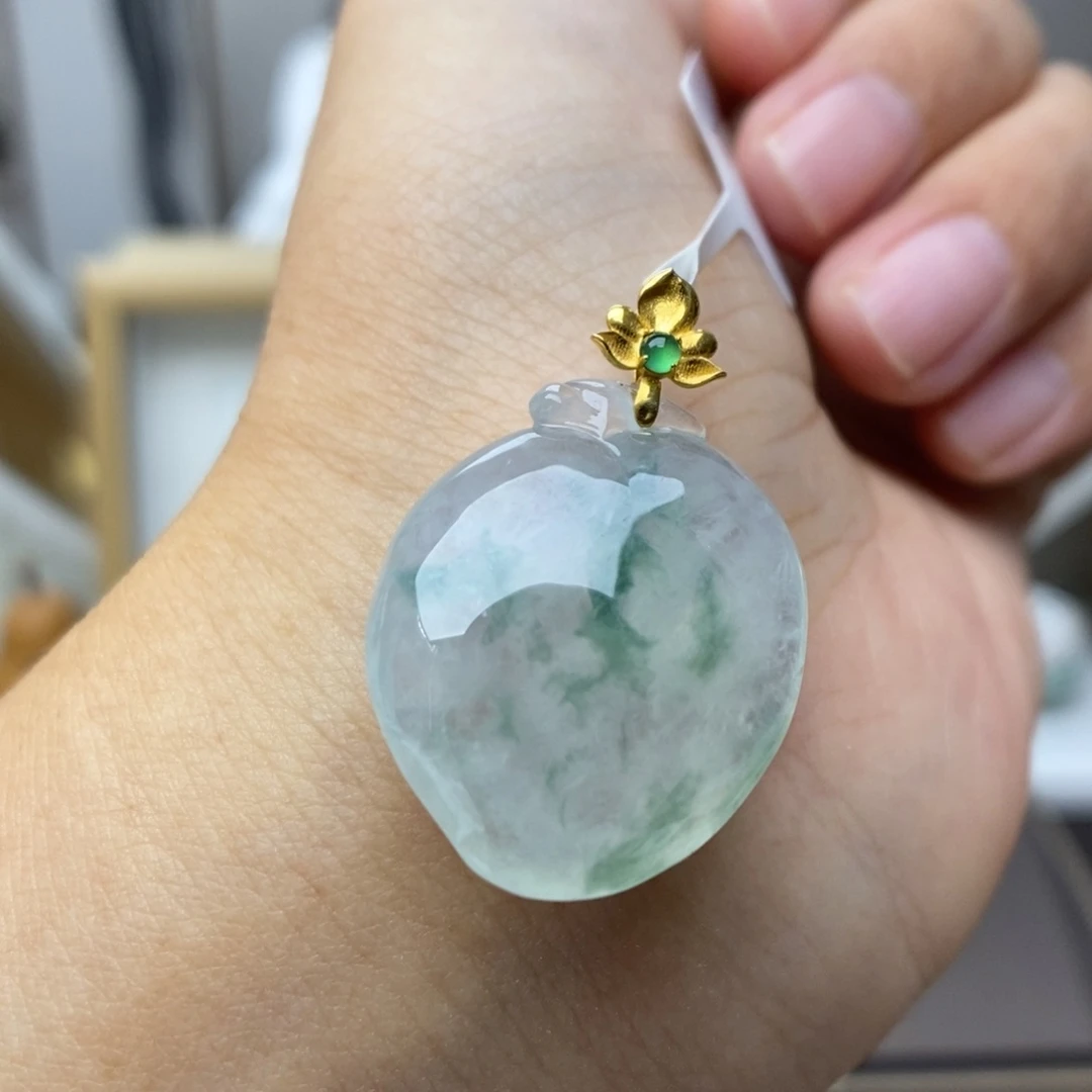 【闪购商品】颈饰18K金镶嵌翡翠25