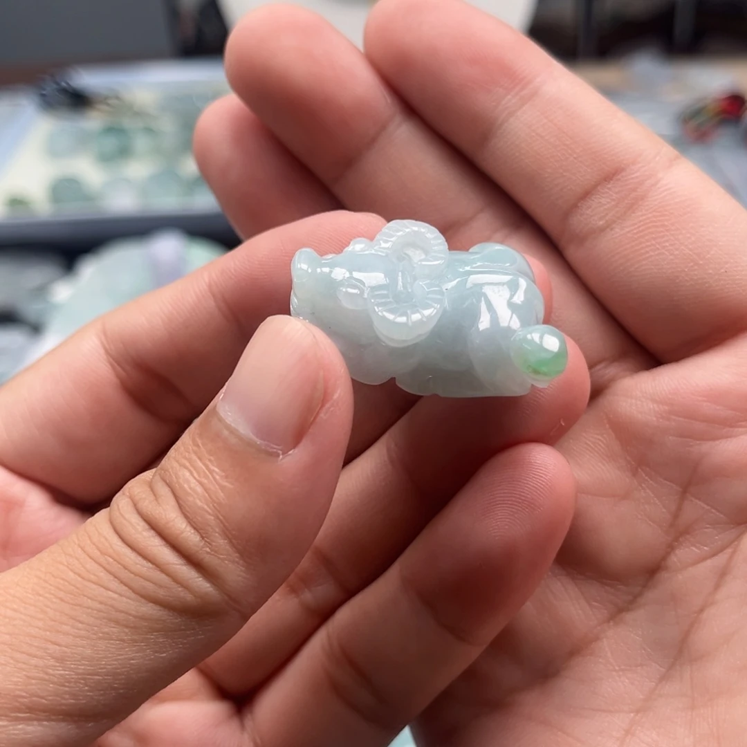 翡翠未镶嵌颈饰天然翡翠A货