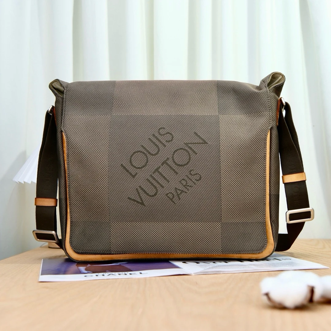 99新 LouisVuitton/路易威登 8431 LV棕色胸针
