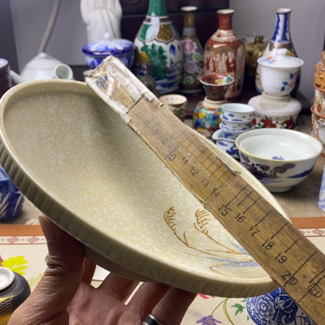 瓷片在干嘛我也要上班呀亲爱