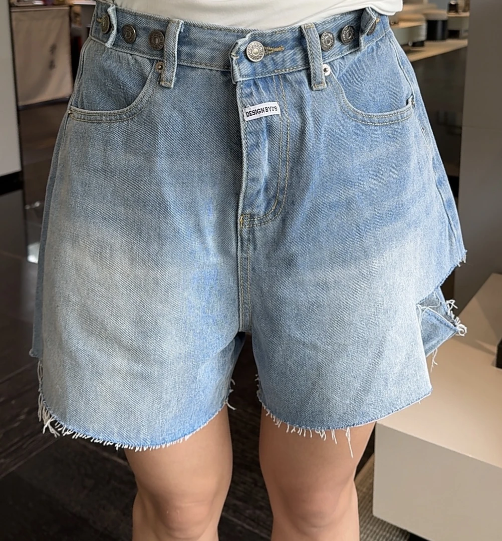 LULU BUNNY 腰头多扣子可调节短裤割破牛仔休闲裤