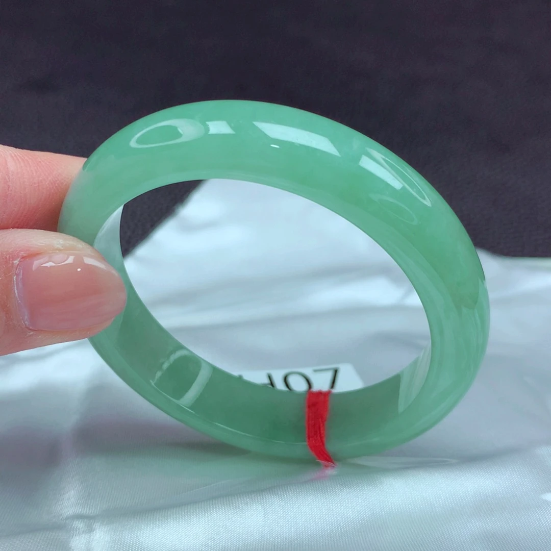 翡翠手镯未镶嵌手镯88