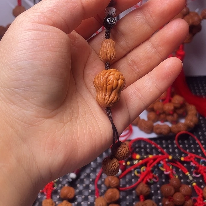 桃核吊坠龙纹桃枭