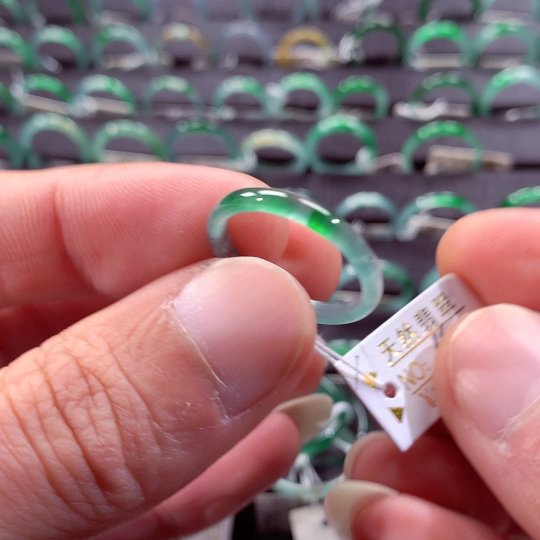 翡翠未镶嵌戒指翡翠戒指