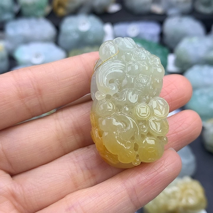 翡翠未镶嵌颈饰天然缅甸A货翡翠貔貅吊坠