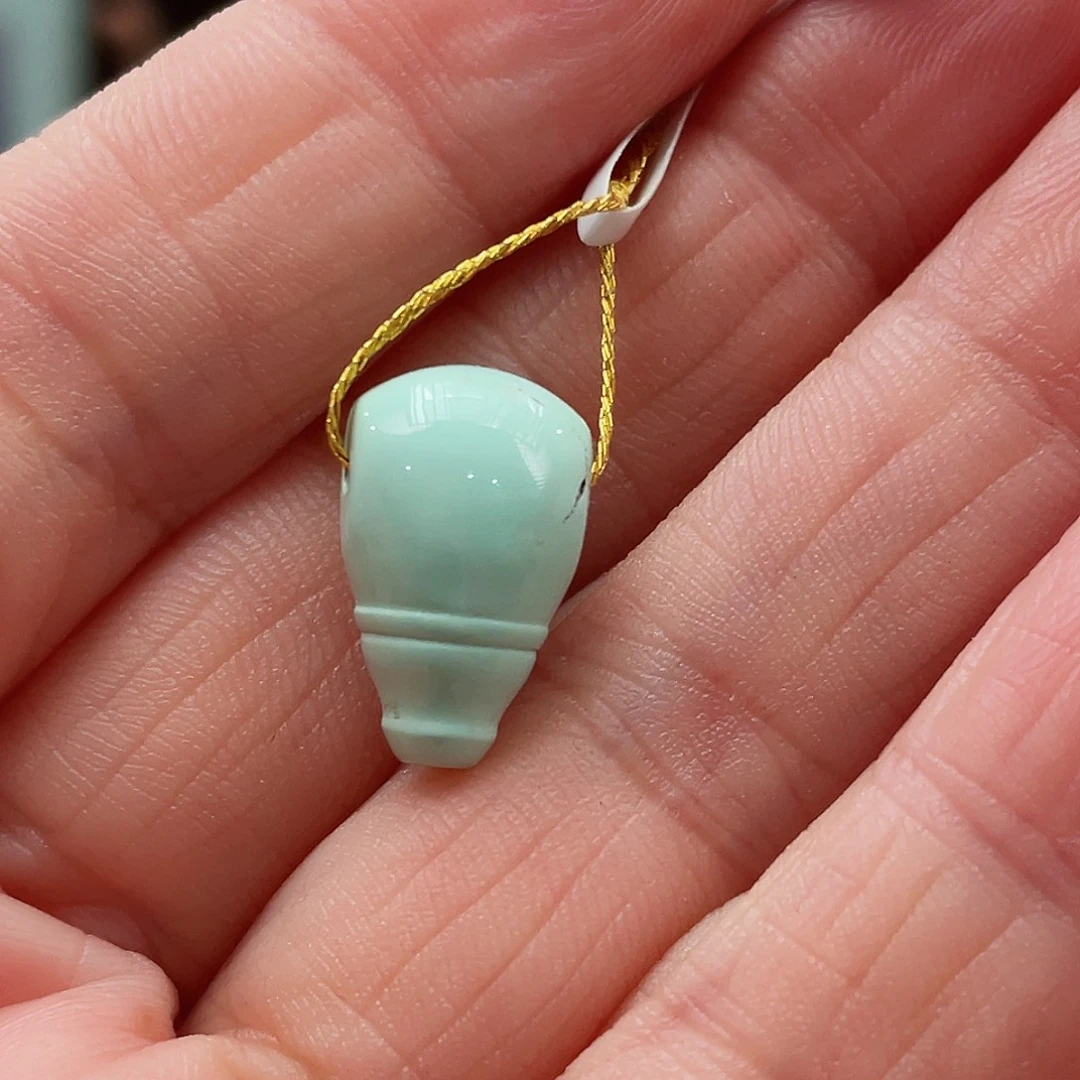 绿松石颈饰未镶嵌