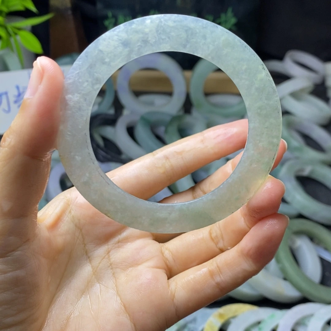 未镶嵌手镯定制翡翠