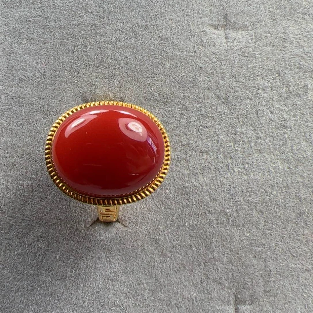 18K金镶嵌戒指南红玛瑙