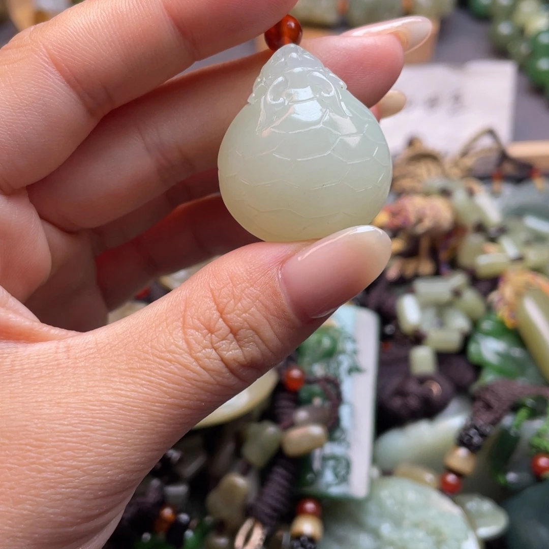 和田玉颈饰未镶嵌