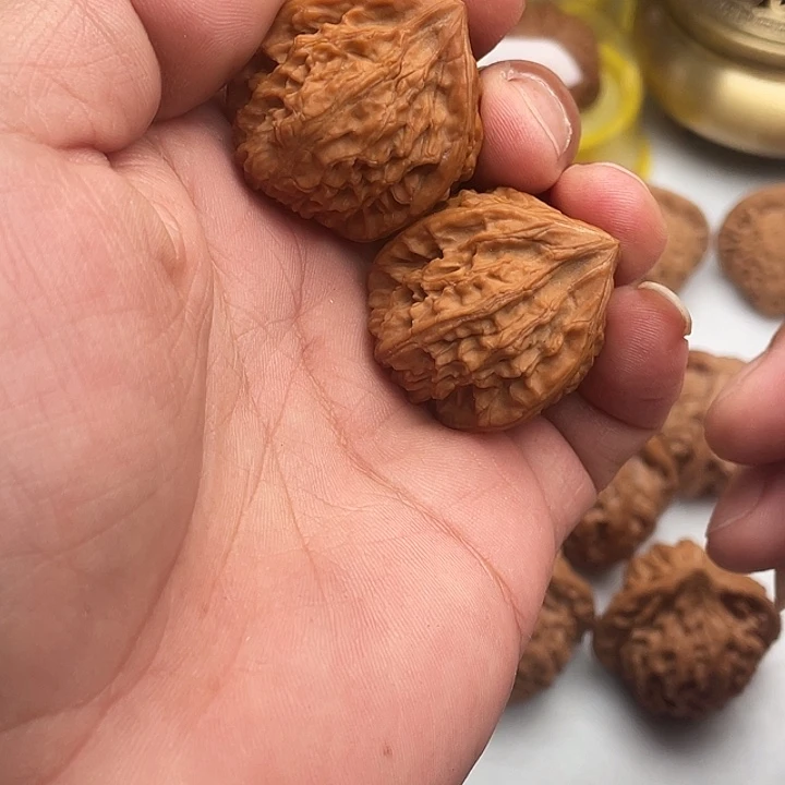 前***亮吊坠文玩核桃文山三棱