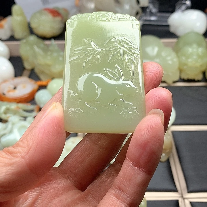 透闪石质玉颈饰未镶嵌?****?