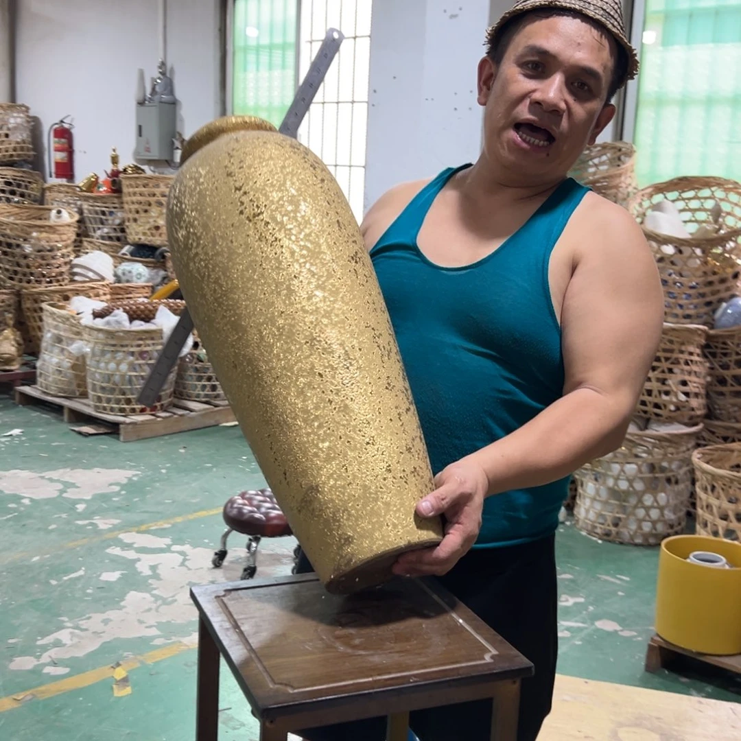 号高温陶瓷工艺饰品（微瑕慎拍）185底部瑕疵