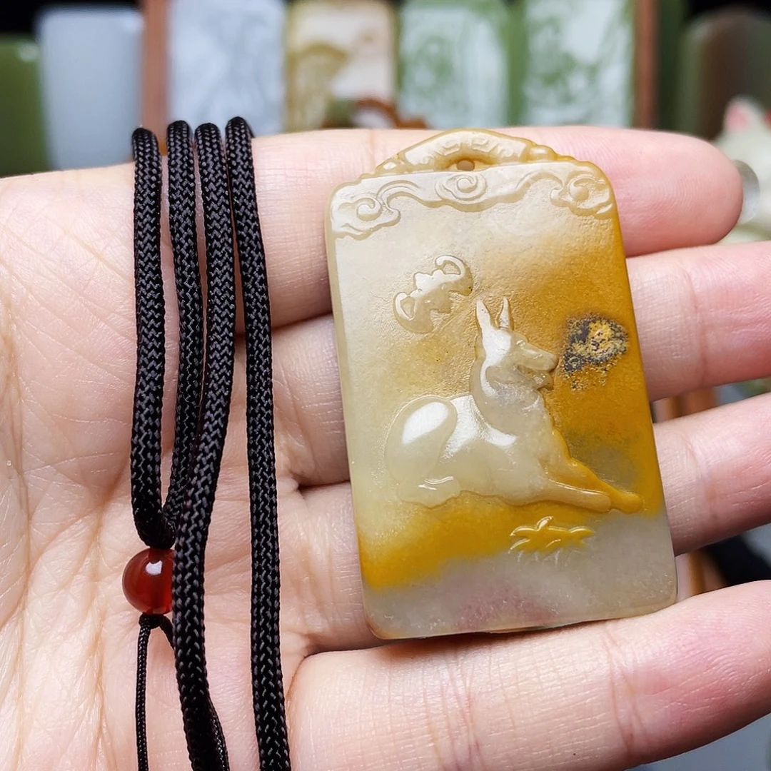 勇***惧新疆昆仑山脉料生肖狗牌