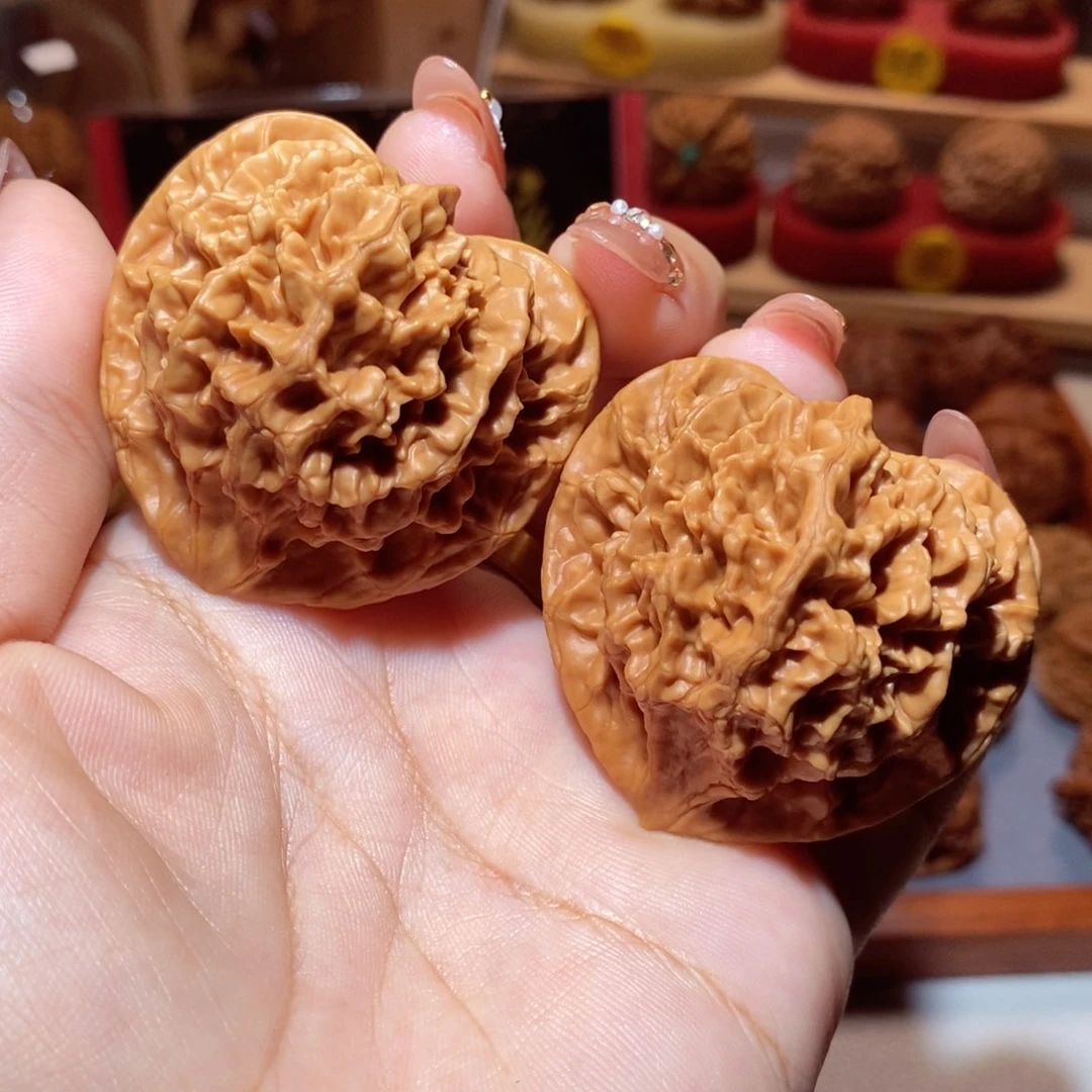 文玩核桃把件47尺帝王