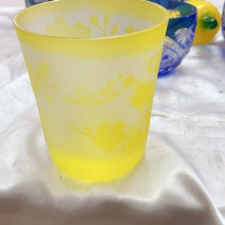 琉璃手工艺品琉璃花瓶高度10厘米8厘米
