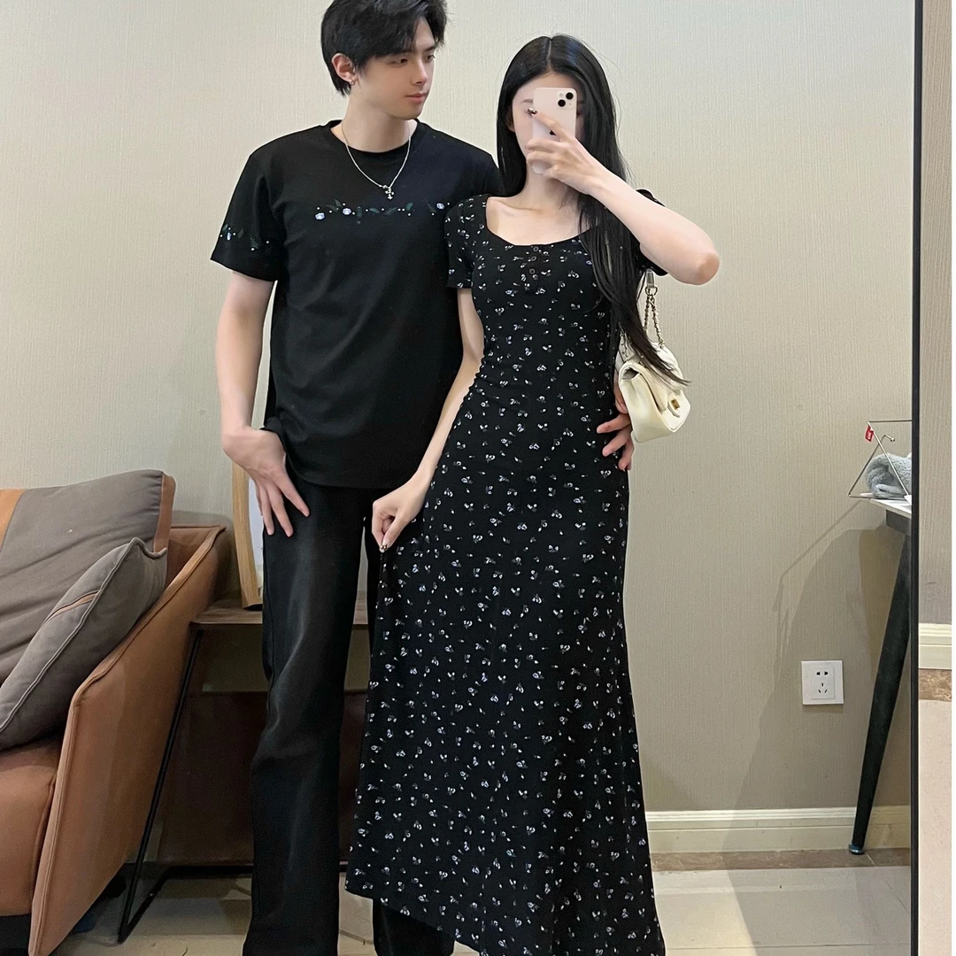 情侣装夏季小众设计碎花收腰显瘦修身女连衣裙男短袖T恤一裙一衣