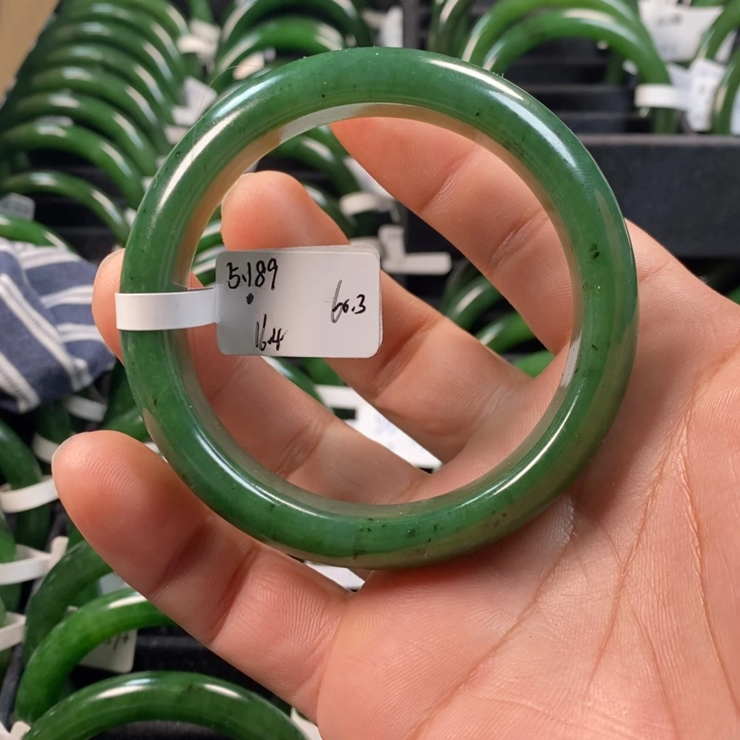 和田玉（碧玉）未镶嵌手镯有瑕疵60