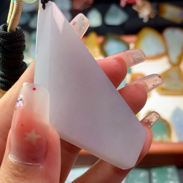 颈饰未镶嵌翡翠好