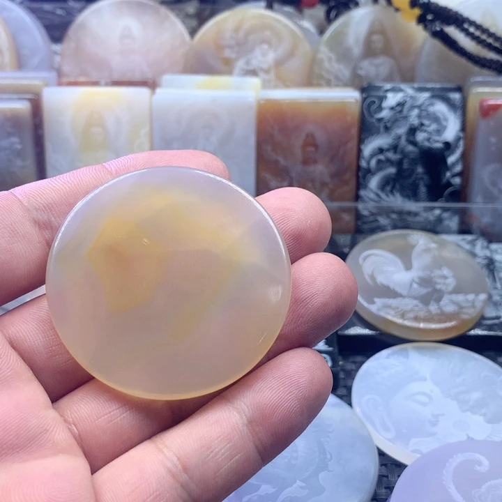 未镶嵌颈饰玛瑙/玉髓天**福