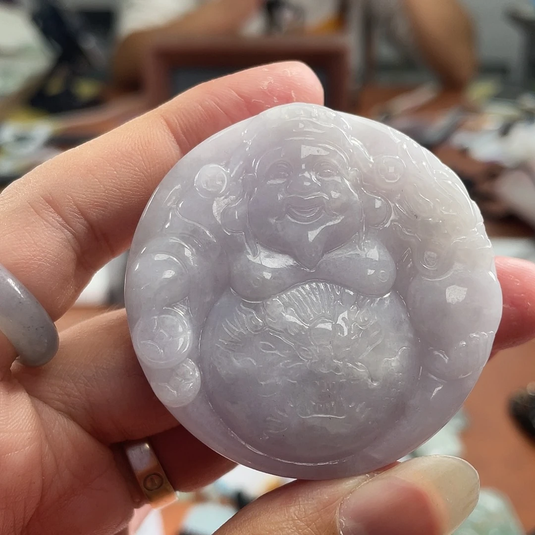 翡翠未镶嵌颈饰有裂